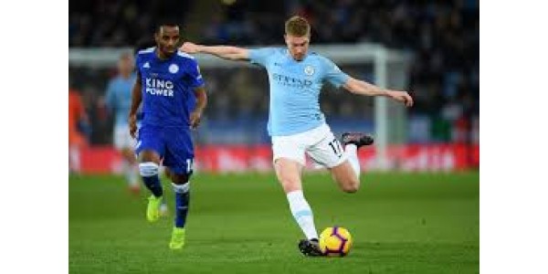 Neville lobt de Bruyne